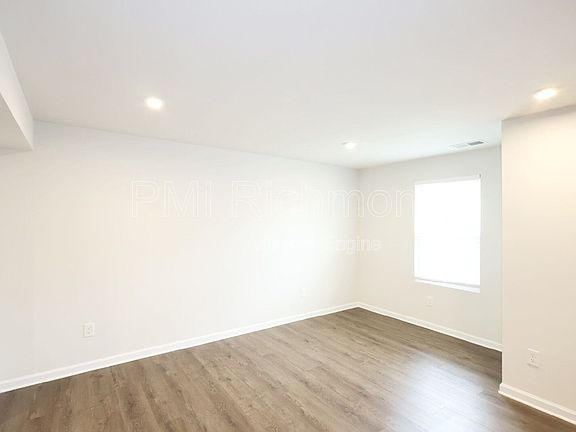 5th image of 1240 Canterbury Ridge Rd