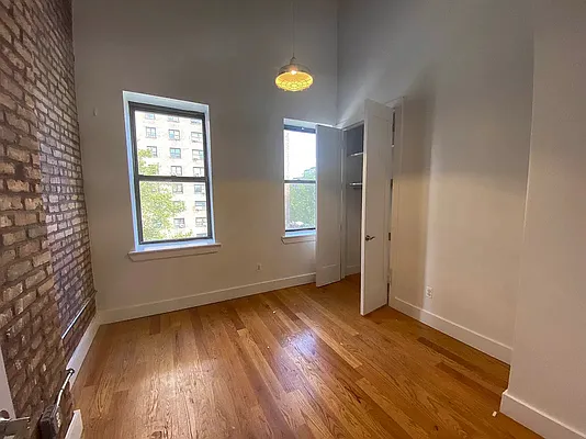 Rented by Premier Metro Realty Corp | media 42