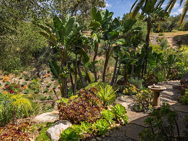655 Coyote Rd — Photo 36