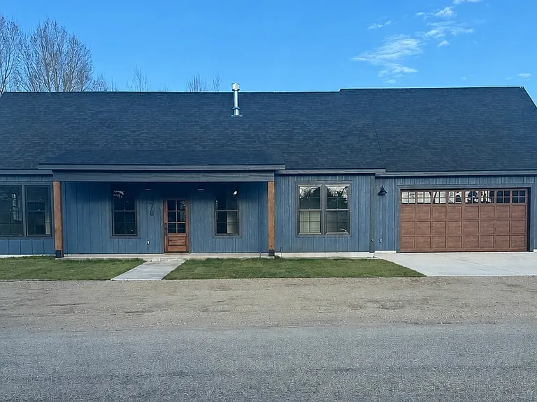 S Jackson Ave — Photo 1