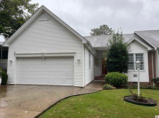 21 Village Dr W, Paducah, KY 42003