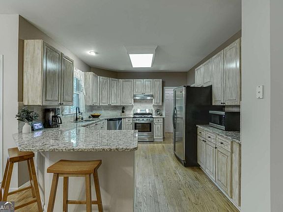 4th image of 651 Sweetfern Ln