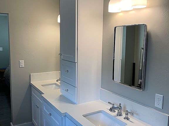 5th image of 4185 Illinois St
