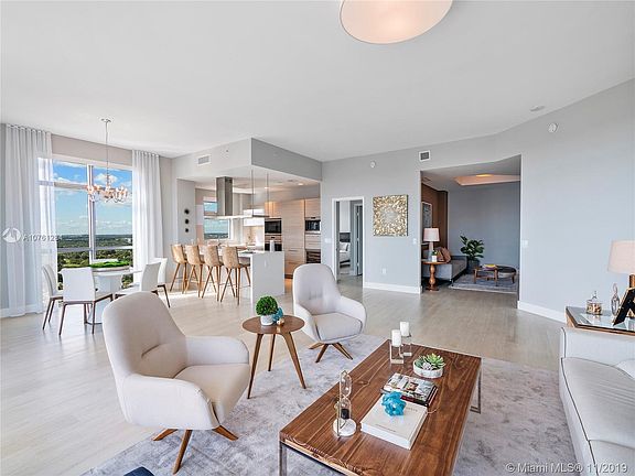 2nd image of 17301 Biscayne Boulevard 1 #Penthouse L