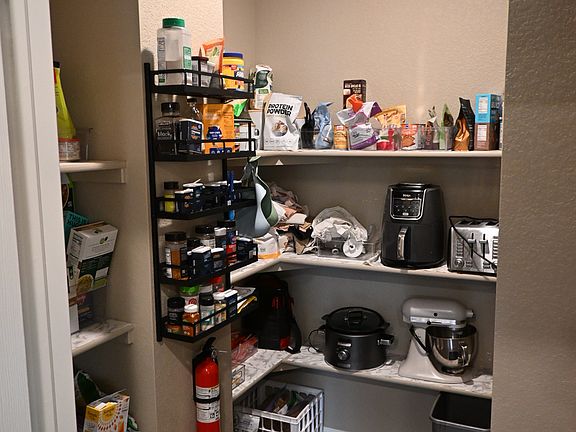 Kitchen - Walk in Pantry