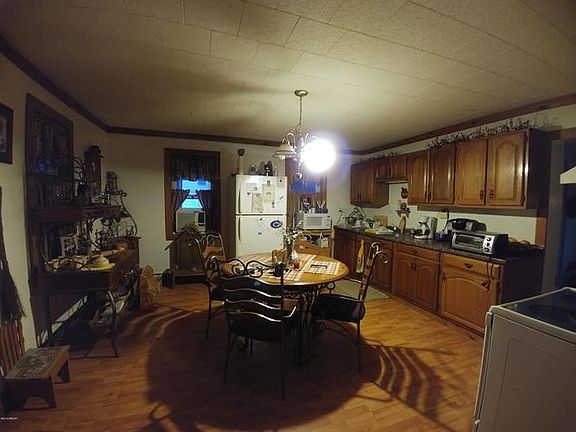 2nd image of 1385 Turbot Ave