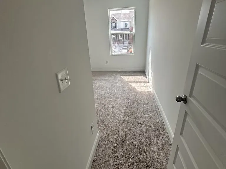 977 Nance Ln — Photo 31