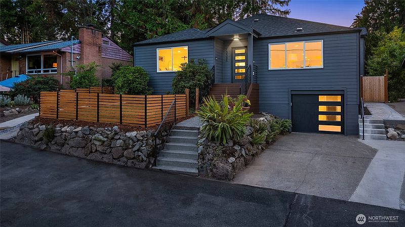 2nd image of 10045 38th Avenue NE
