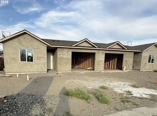 978 NE 10th Pl, Hermiston, OR 97838