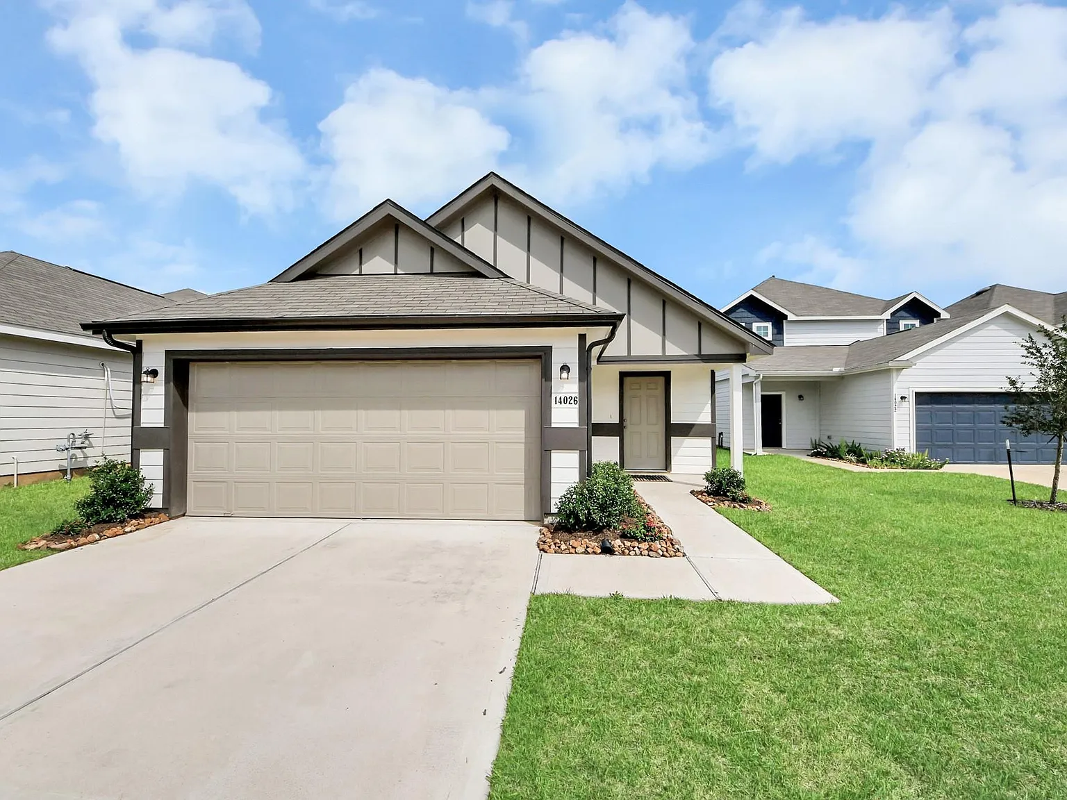 3 bed, 2.0 bath, 1349 sqft, $1,780 — Photo 2