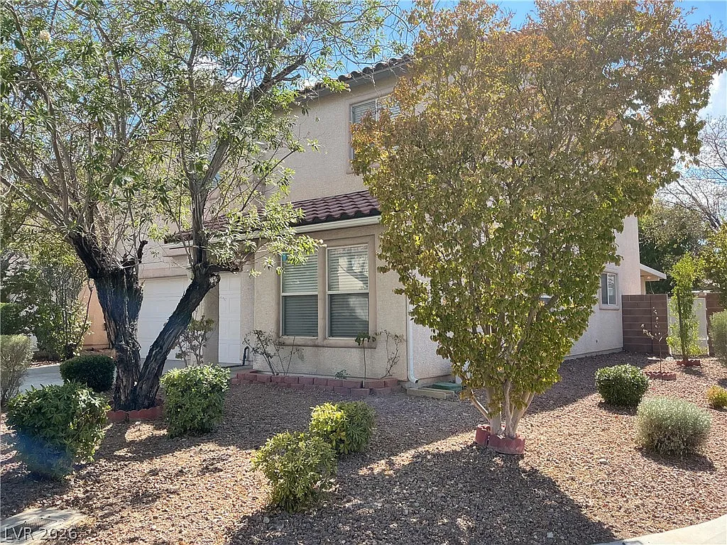 4 bed, 3.0 bath, 2320 sqft, $2,145 — Photo 3