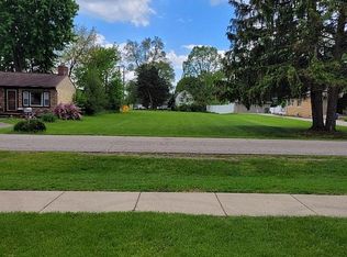 Mary Lou Ct, Utica, MI 48317
