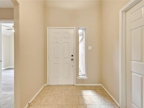 3rd image of 6719 Kinross Dr