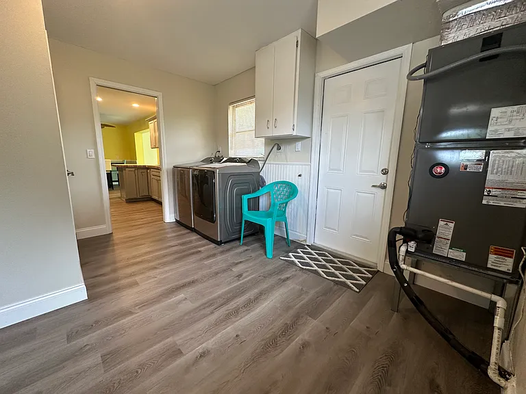 1366 NE Hilltop St — Photo 34