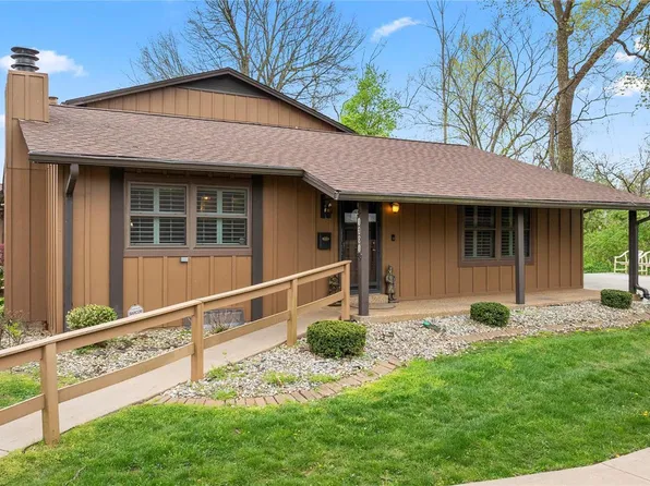 1201 Hampton Ct, Belleville, IL 62223