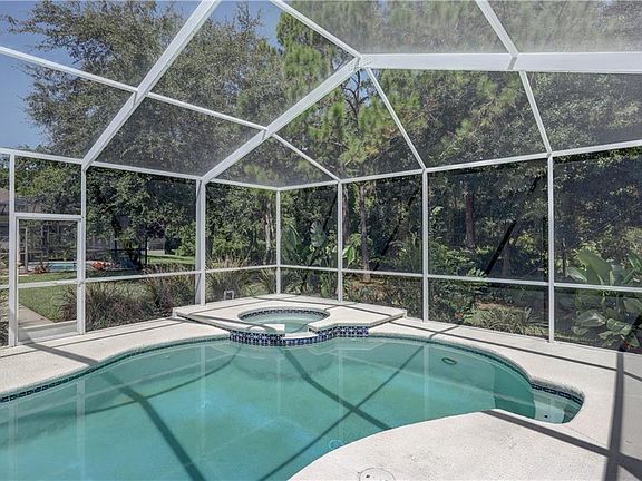 5th image of 12557 Leatherleaf Dr