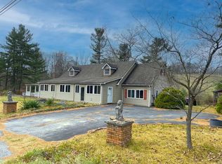 1826 Flat Top Rd, Cool Ridge, WV 25825