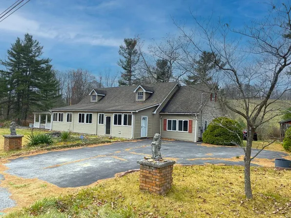 1826 Flat Top Rd, Cool Ridge, WV 25825