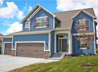 218 N West Glen Dr, Raymore, MO 64083