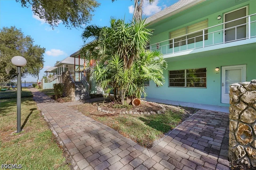 1 bed, 1.0 bath, 560 sqft, $1,650 — Photo 2