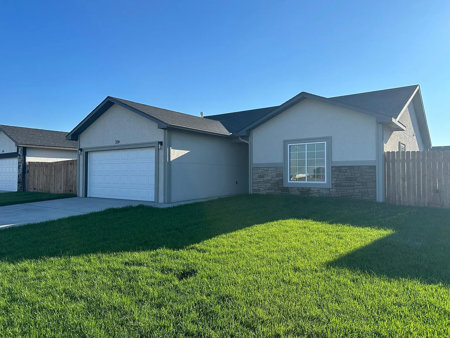 3 bed, 1283 sqft, $2,500 — Photo 3