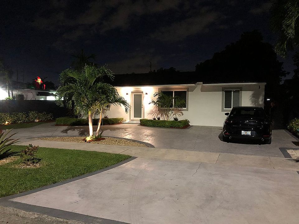 2nd image of 300 SW 61st Ave