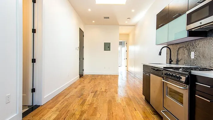Rented by Nooklyn NYC LLC | media 24