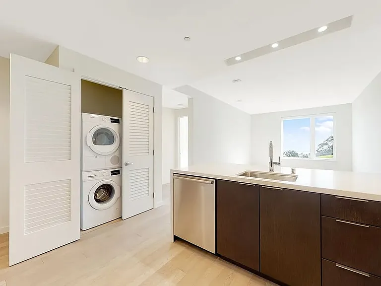 10 Kennedy Pl #209 — Photo 5