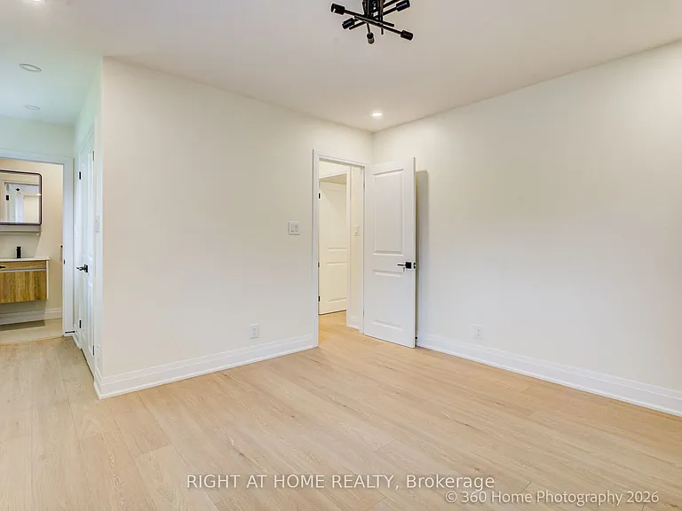 22 Gleneagle Cres — Photo 13