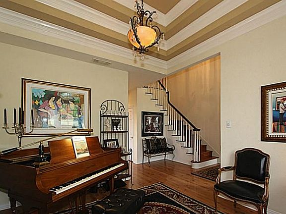 4th image of 5004 Forest Hill Cir