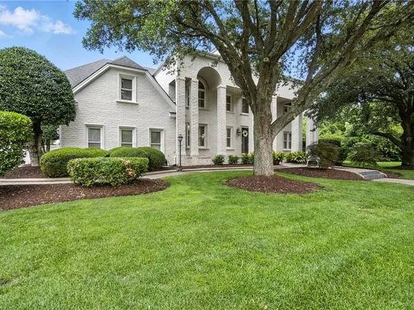 4028 Timber Ridge Dr, Virginia Beach, VA 23455