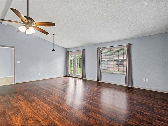 3rd image of 650 W Austin St