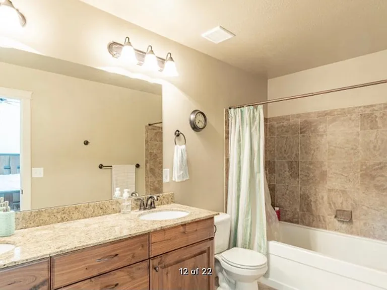 255 W 2700 N #15 — Photo 11