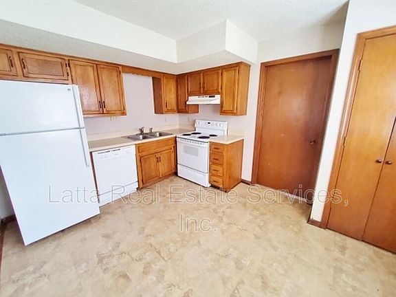 4th image of 103B SW 20th St #Oak