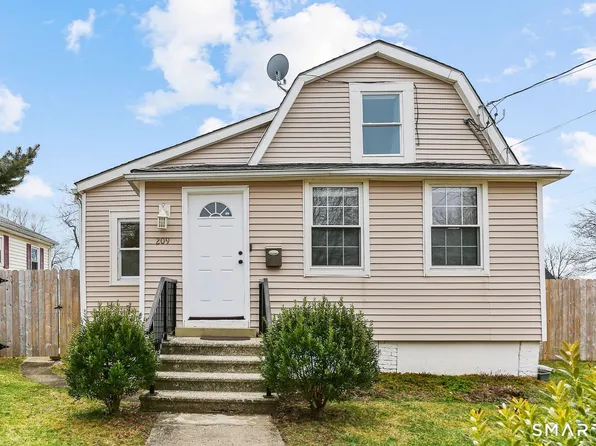 209 Trumbull Avenue, Bridgeport, CT 06606