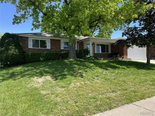 3128 Kister Dr, Saint Charles, MO 63301