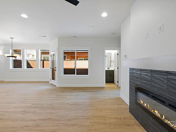 4th image of 24 Bridger St