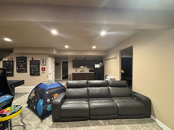 2nd image of 1229 N Picketwire Ln