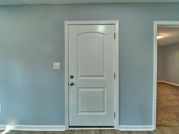 3rd image of 717 S Warman Ave