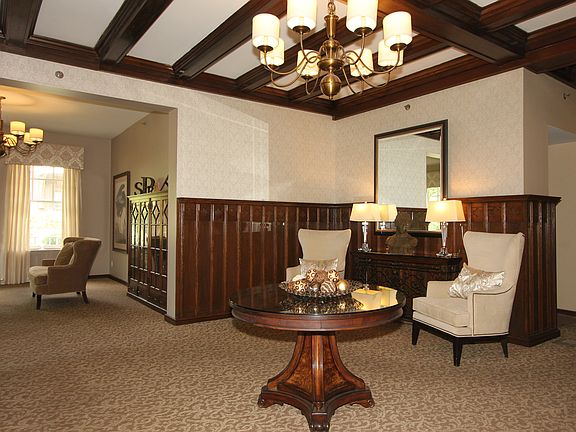 4th image of 156 N Oak Park Ave APT 1F