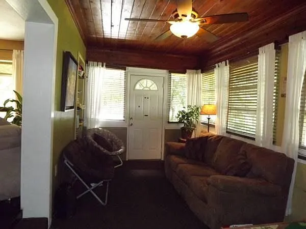 3rd bedroom office or sunroom