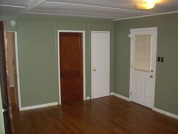 5th image of 47 Woodcrest Dr