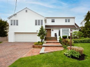 3544 Woodward St, Oceanside, NY 11572