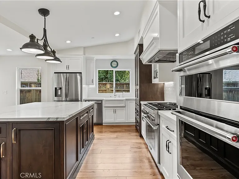 1096 Canyon View Dr — Photo 6