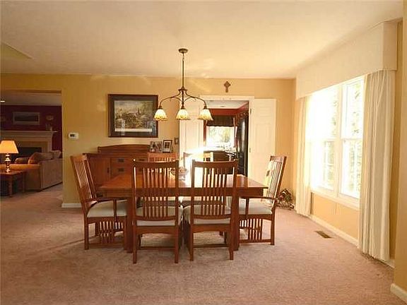 4th image of 6917 Bluffgrove Ln