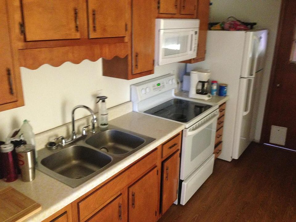 2nd image of 121 Foxwood Cir