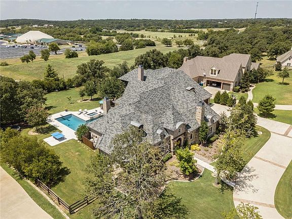 2nd image of 1110 Tate Ln