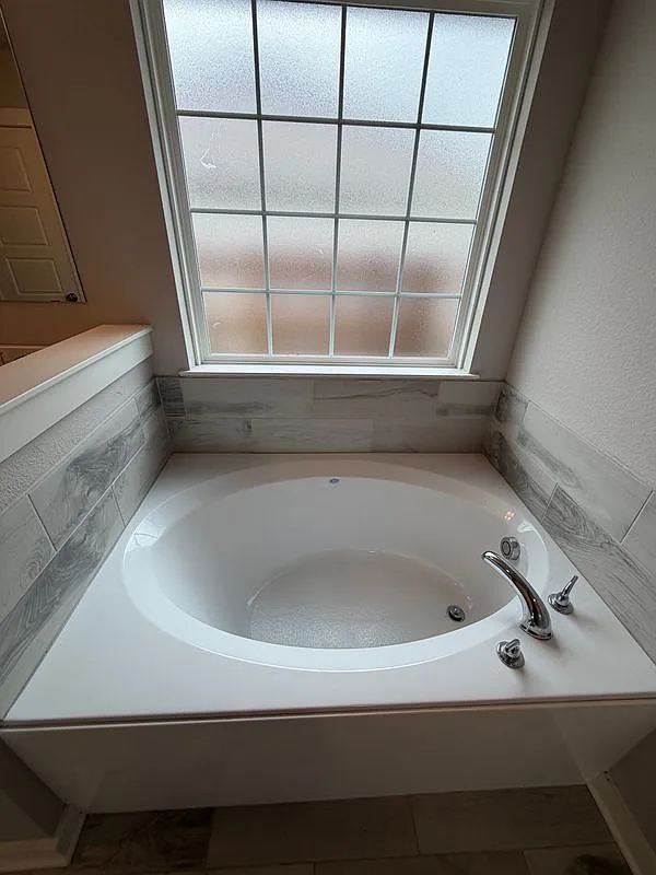 4 bed, 2.0 bath, 1666 sqft, $2,250 — Photo 4