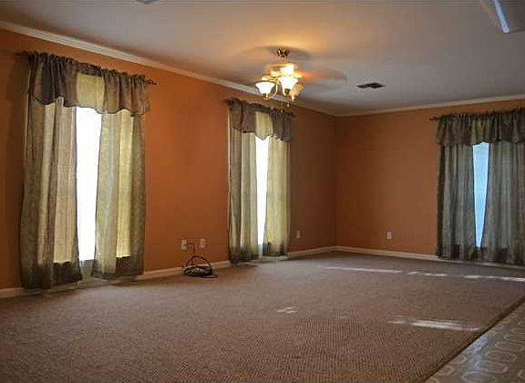 3rd image of 211 Landry Dr