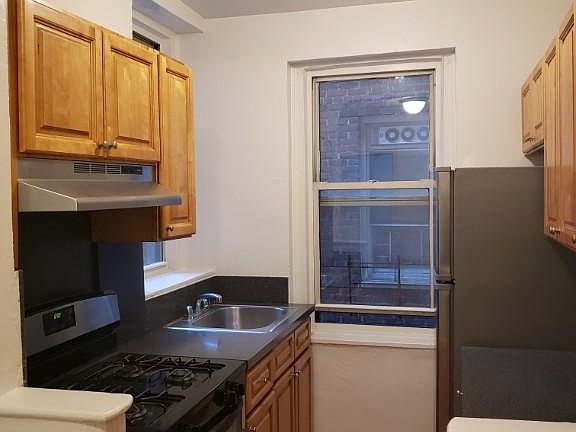 3rd image of 4215 81st St APT 4F